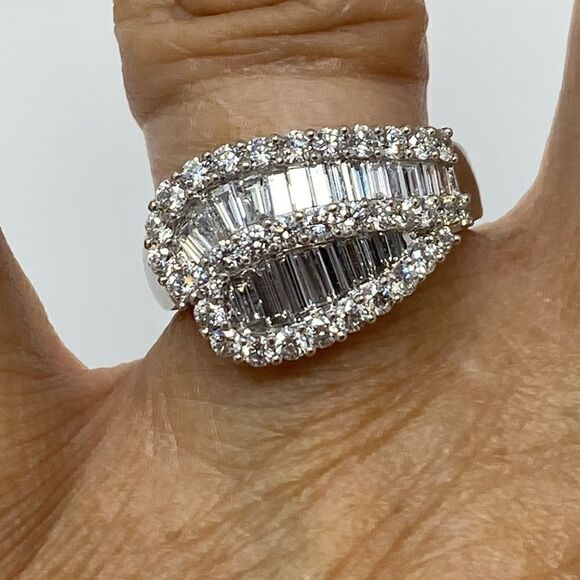 Exquisite 1.85 Carats! 14K White Gold Double Swirl Genuine Diamond Ring $6,384 - Picture 2 of 9
